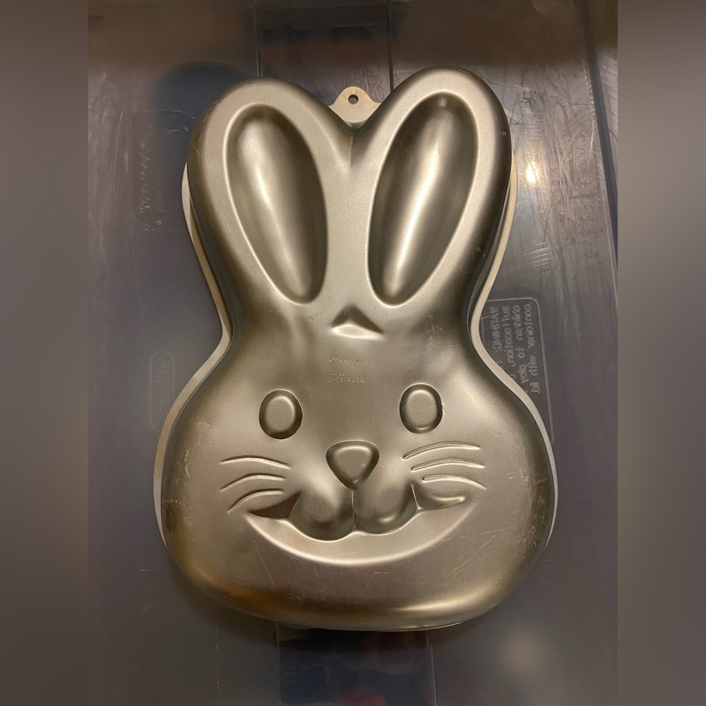 Wilton Bunny Cake Pan